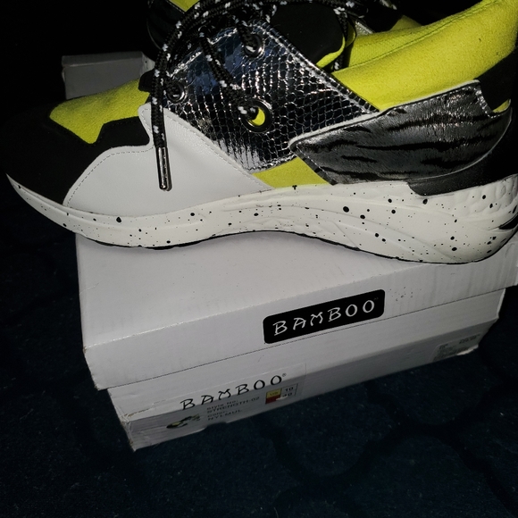 Shoes - Picture 4 of 6